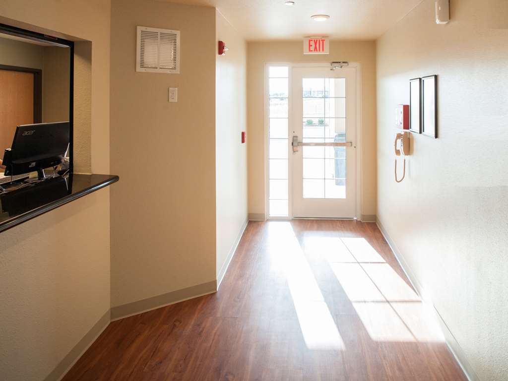 Woodspring Suites Kansas City Mission Merriam Beltér fotó